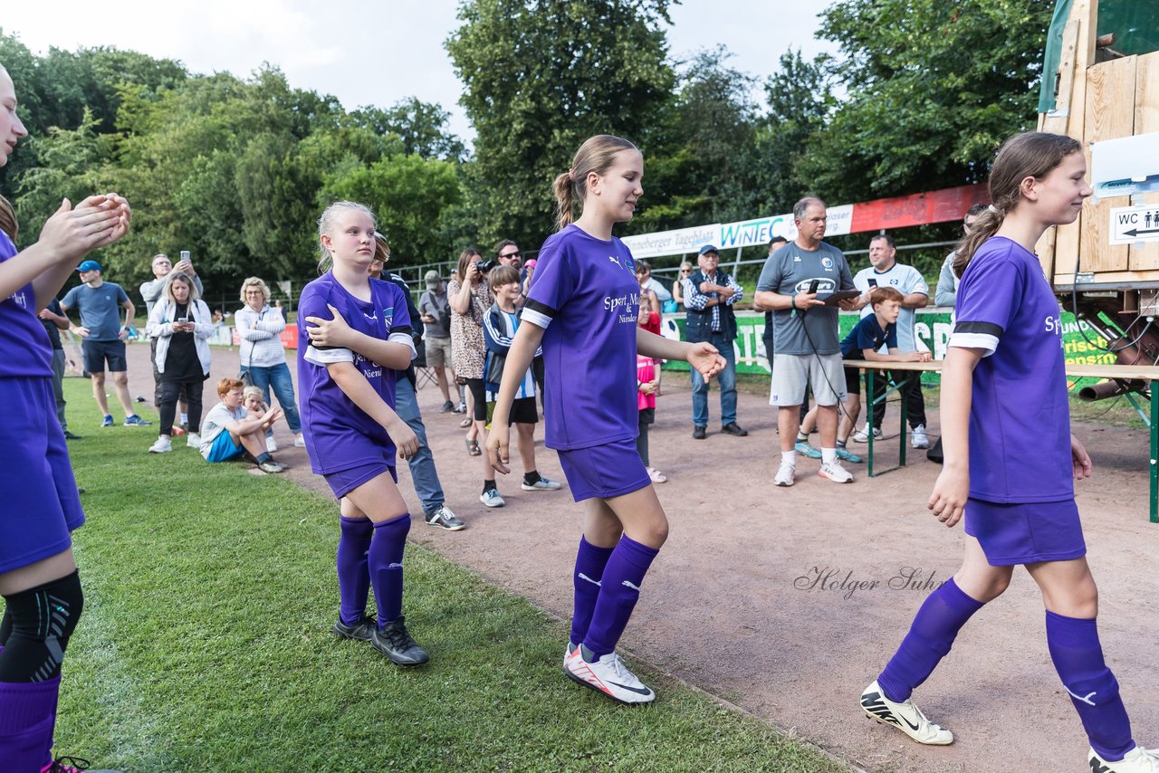 Bild 122 - Loewinnen Cup